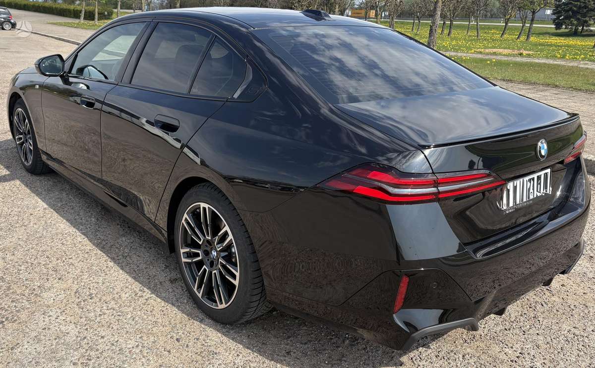BMW 520, 2.0 l., Седан