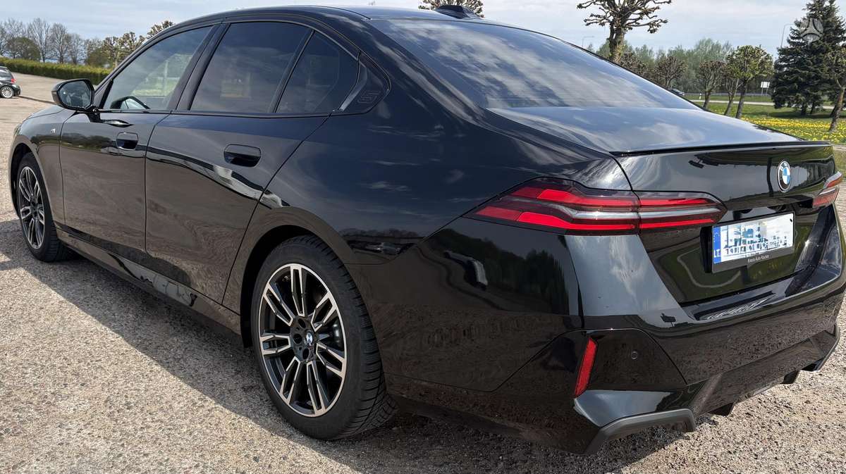 BMW 520, 2.0 l., Седан