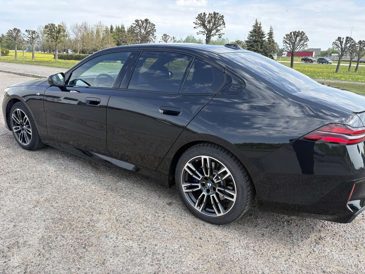 BMW 520, 2.0 l., Седан