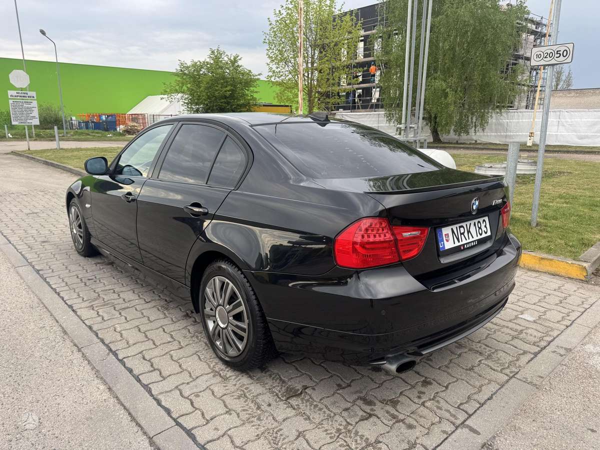 BMW 318, 2.0 l., Седан