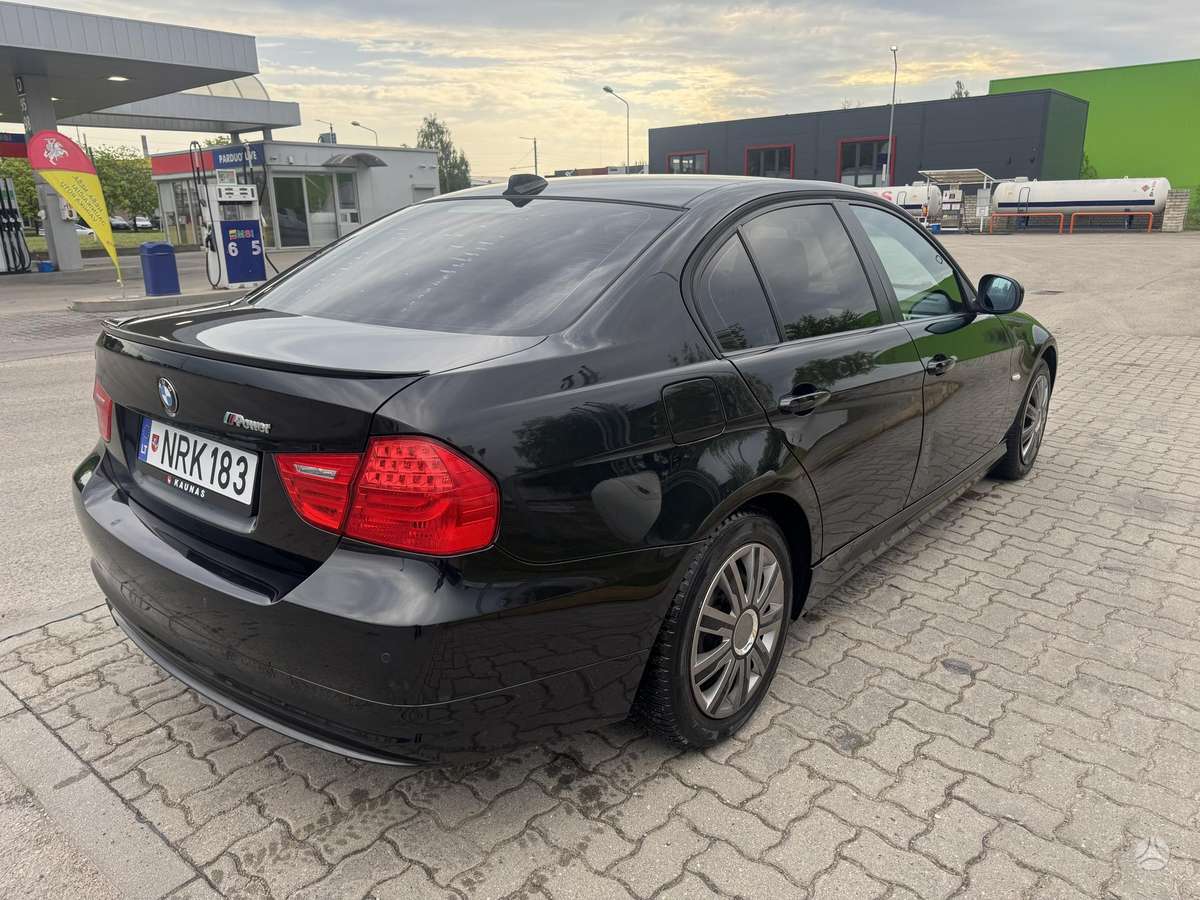 BMW 318, 2.0 l., Седан