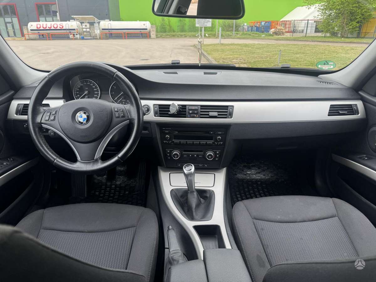BMW 318, 2.0 l., Седан