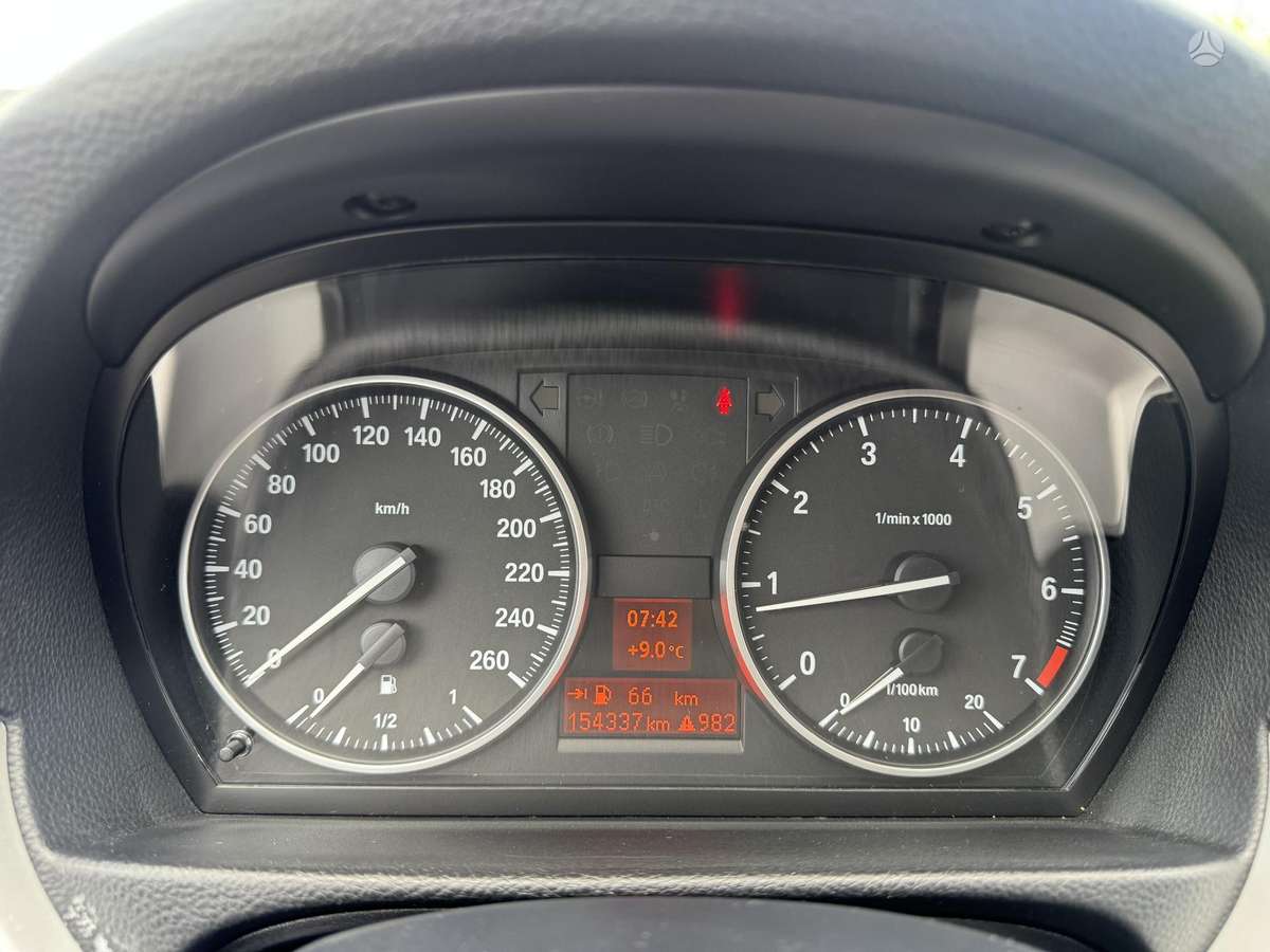 BMW 318, 2.0 l., Седан