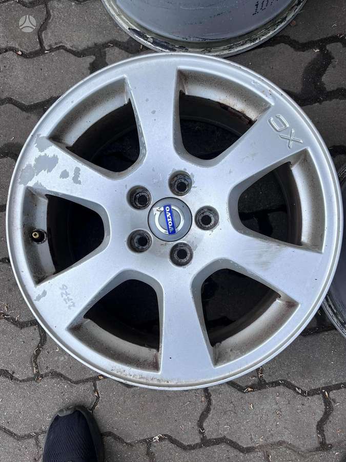 Volvo, lengvojo lydinio, R17