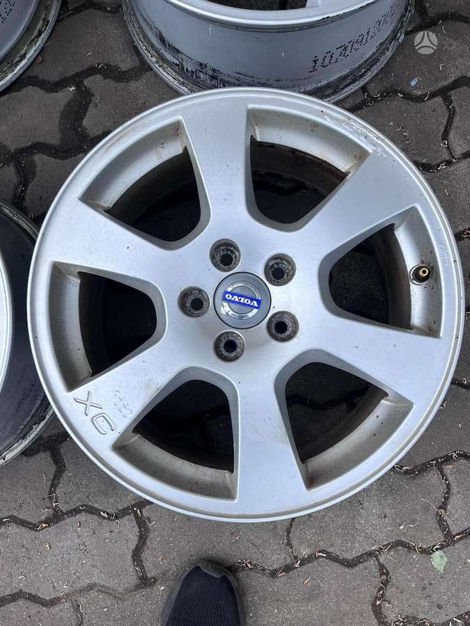 Volvo, lengvojo lydinio, R17