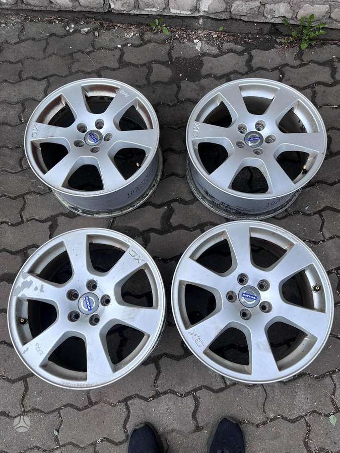 Volvo, lengvojo lydinio, R17