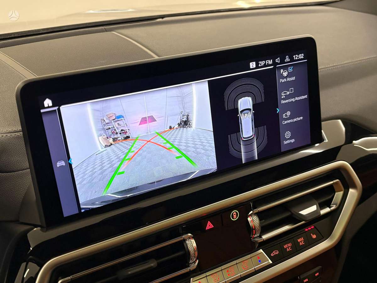 BMW iX3, Внедорожник / Кроссовер