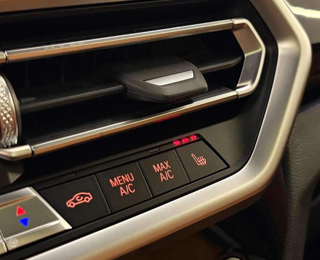 BMW iX3, Внедорожник / Кроссовер