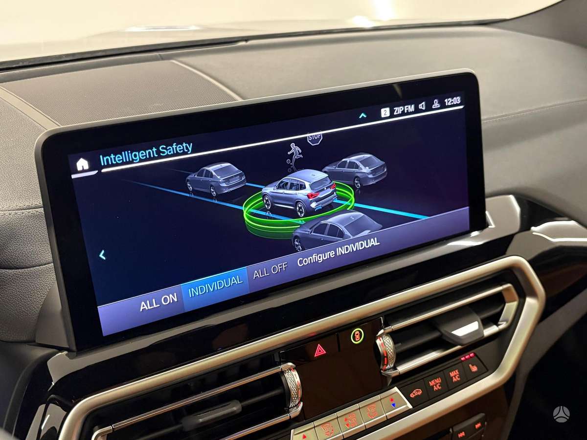 BMW iX3, Внедорожник / Кроссовер