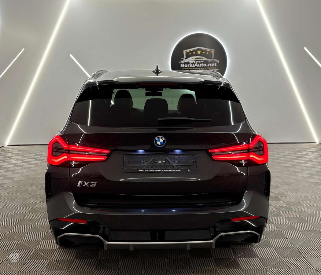 BMW iX3, Внедорожник / Кроссовер