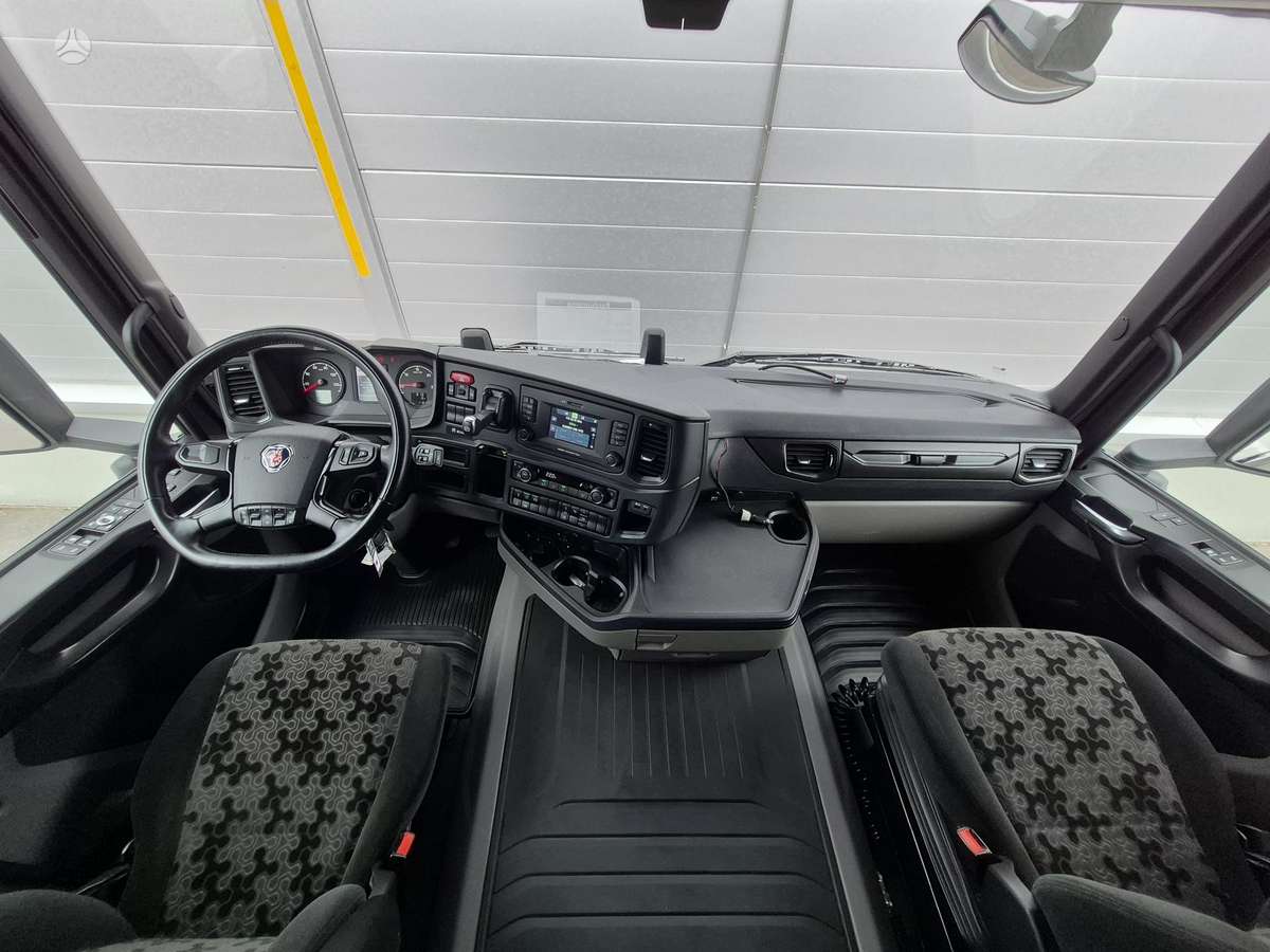 Scania R460A4x2NA, double sleeper
