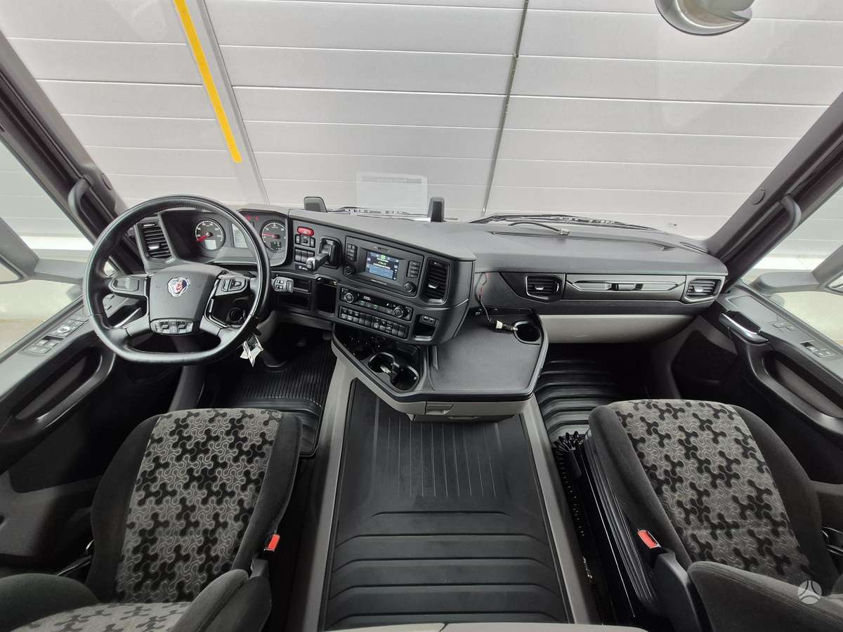 Scania R460A4x2NA, double sleeper