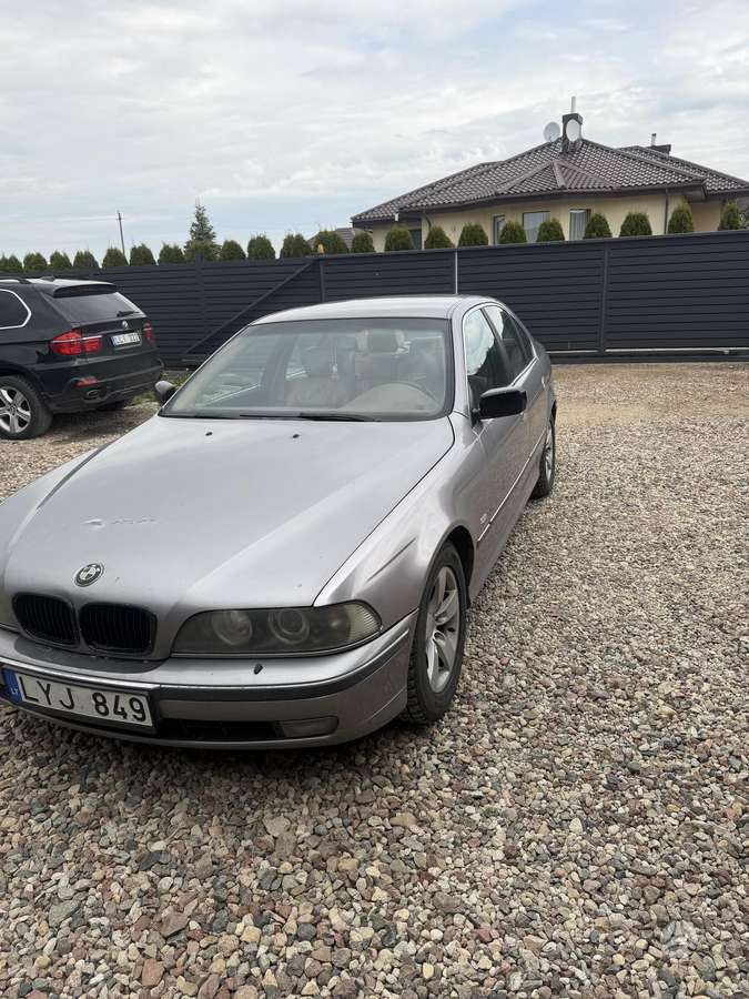 BMW 525, 2.5 l., Седан