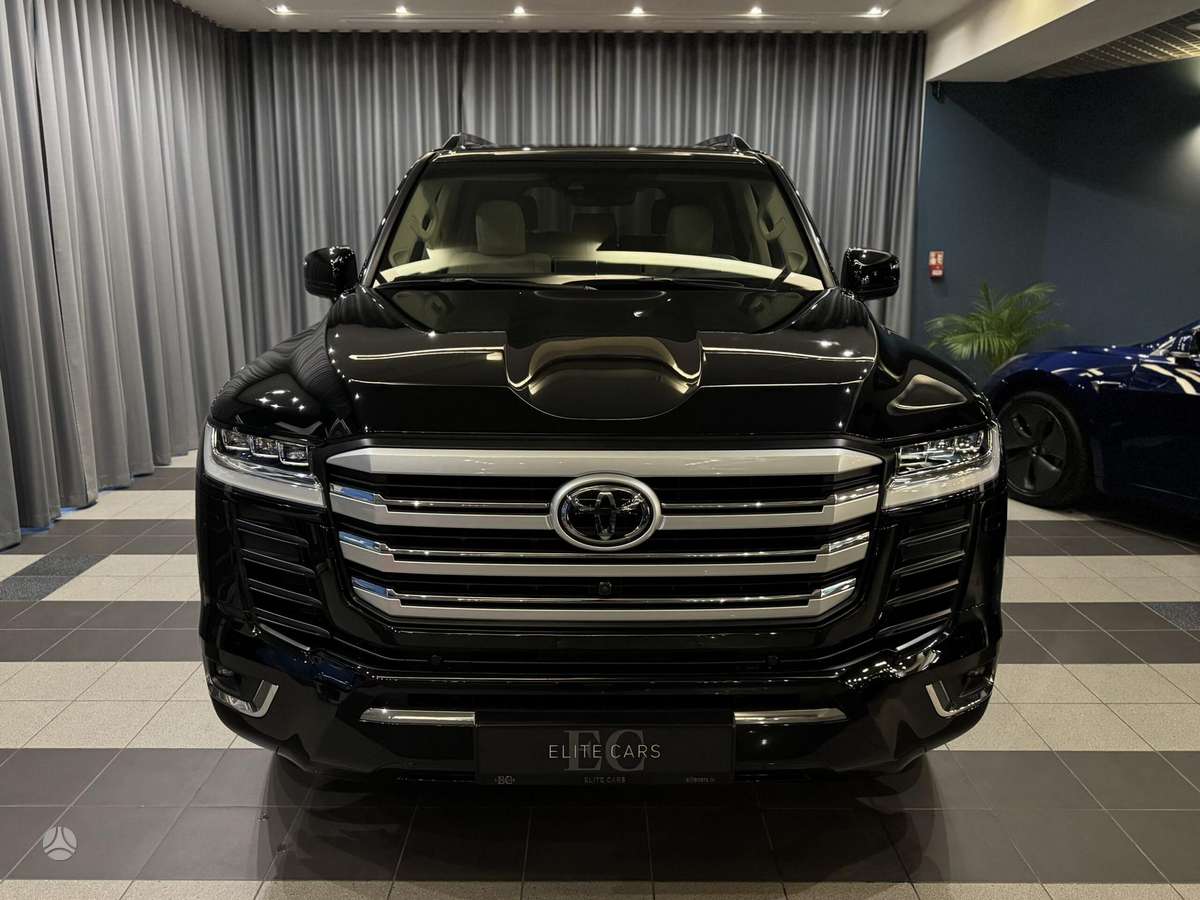Toyota Land Cruiser - 2