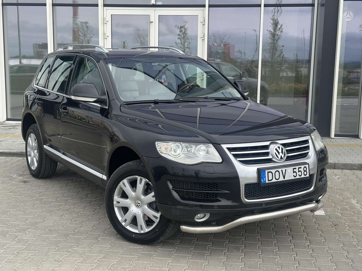 Volkswagen Touareg - 1