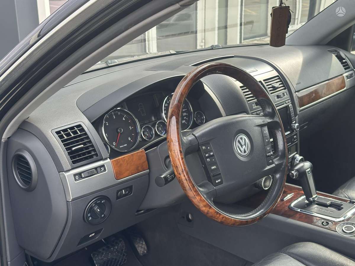 Volkswagen Touareg - 7