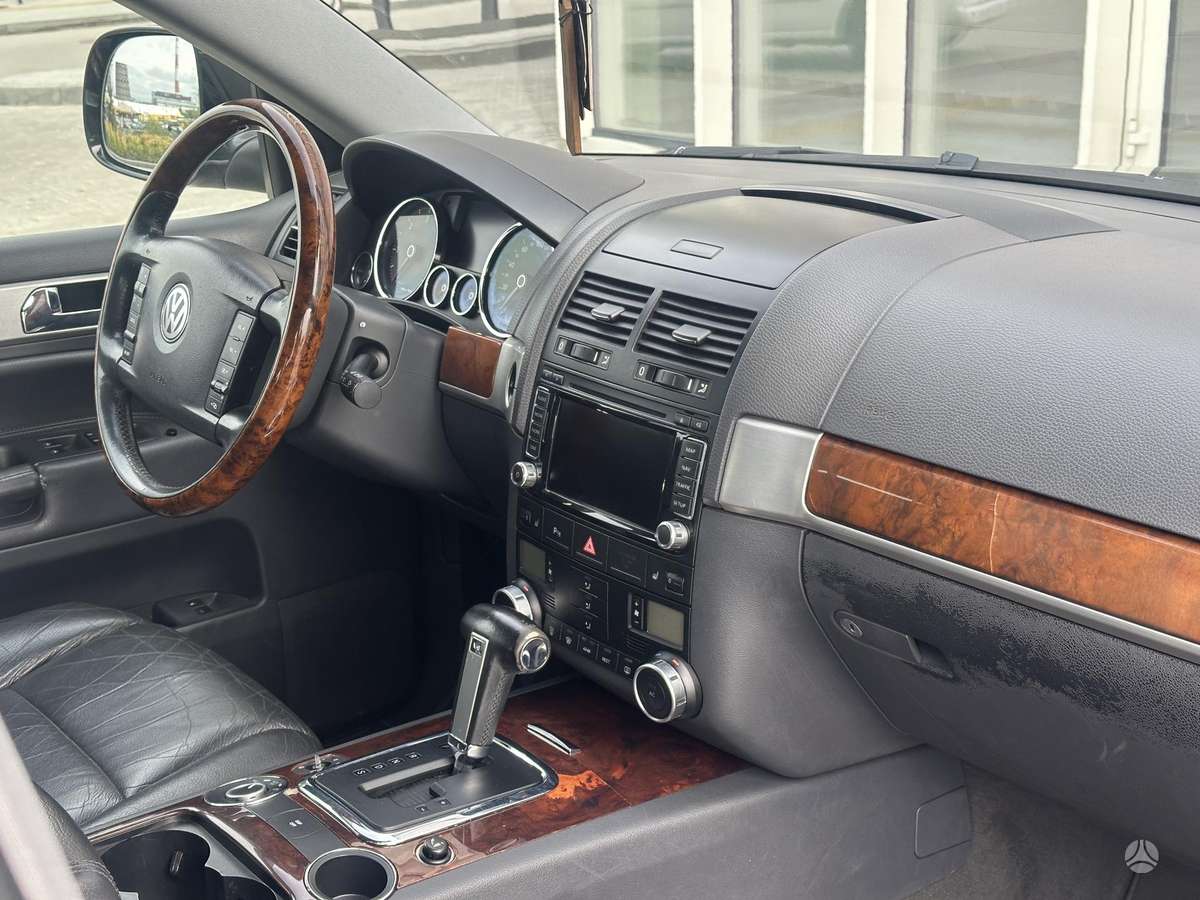 Volkswagen Touareg - 12