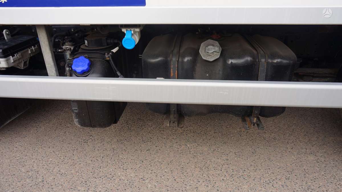 Isuzu NP35, refrigerated trucks