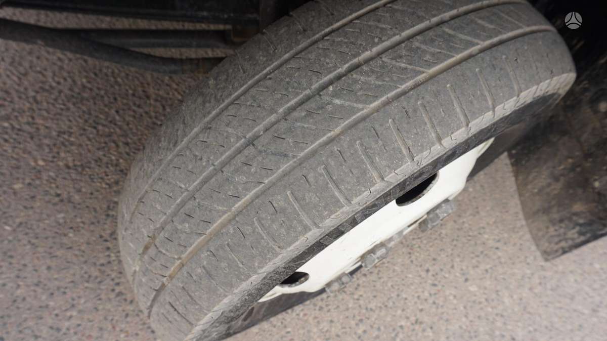 Isuzu NP35, рефрижераторы