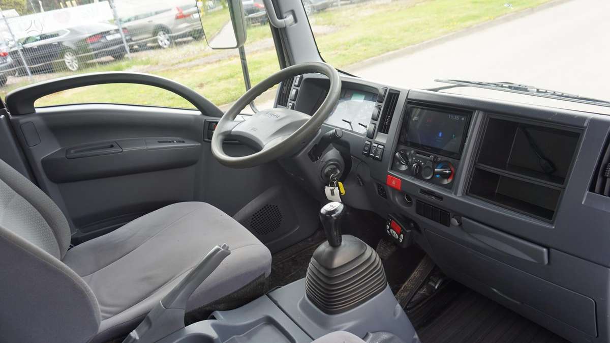 Isuzu NP35, refrigerated trucks