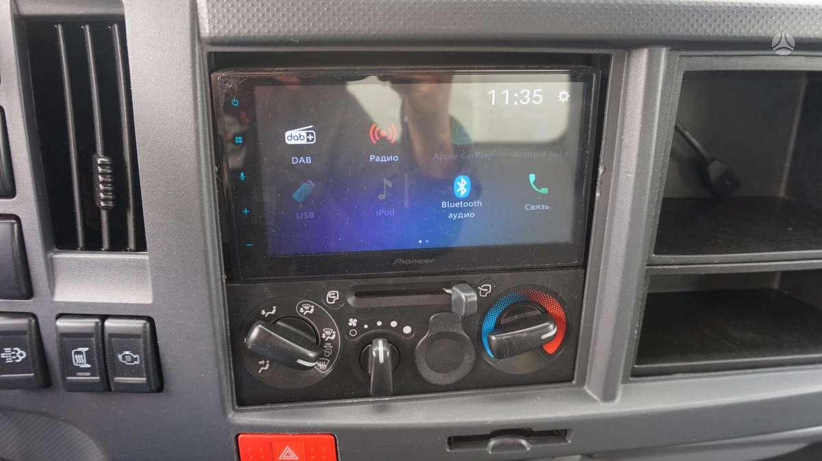 Isuzu NP35, refrižerātori