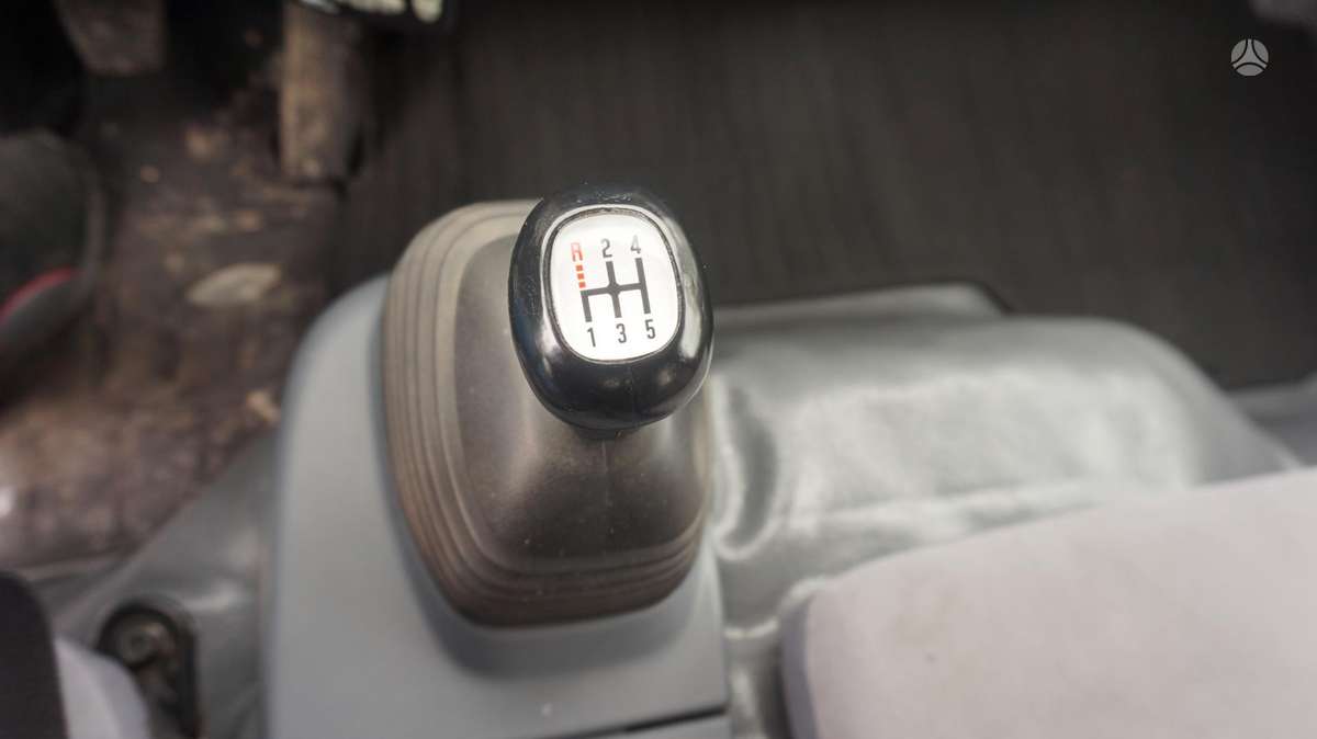 Isuzu NP35, рефрижераторы