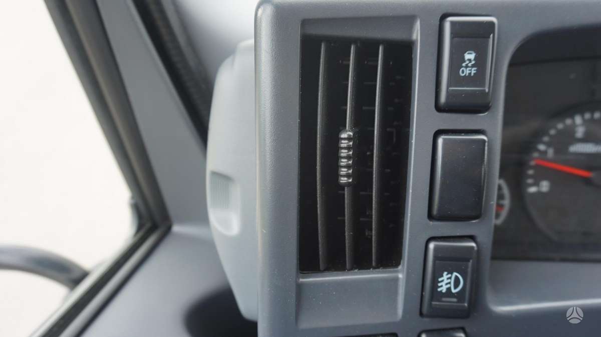 Isuzu NP35, рефрижераторы