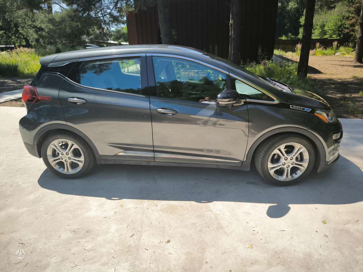 Chevrolet Bolt, 64 кВт·ч, Хэтчбек
