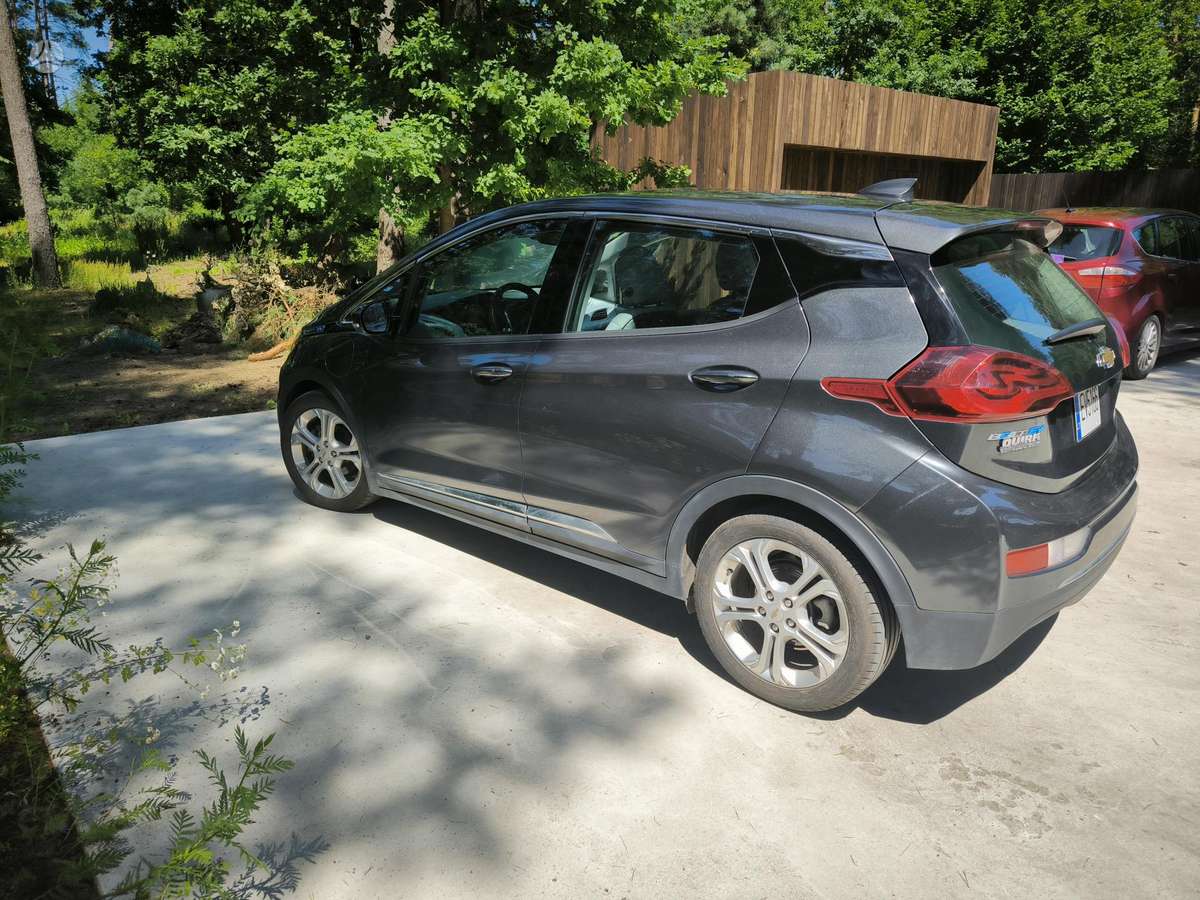 Chevrolet Bolt, 64 кВт·ч, Хэтчбек