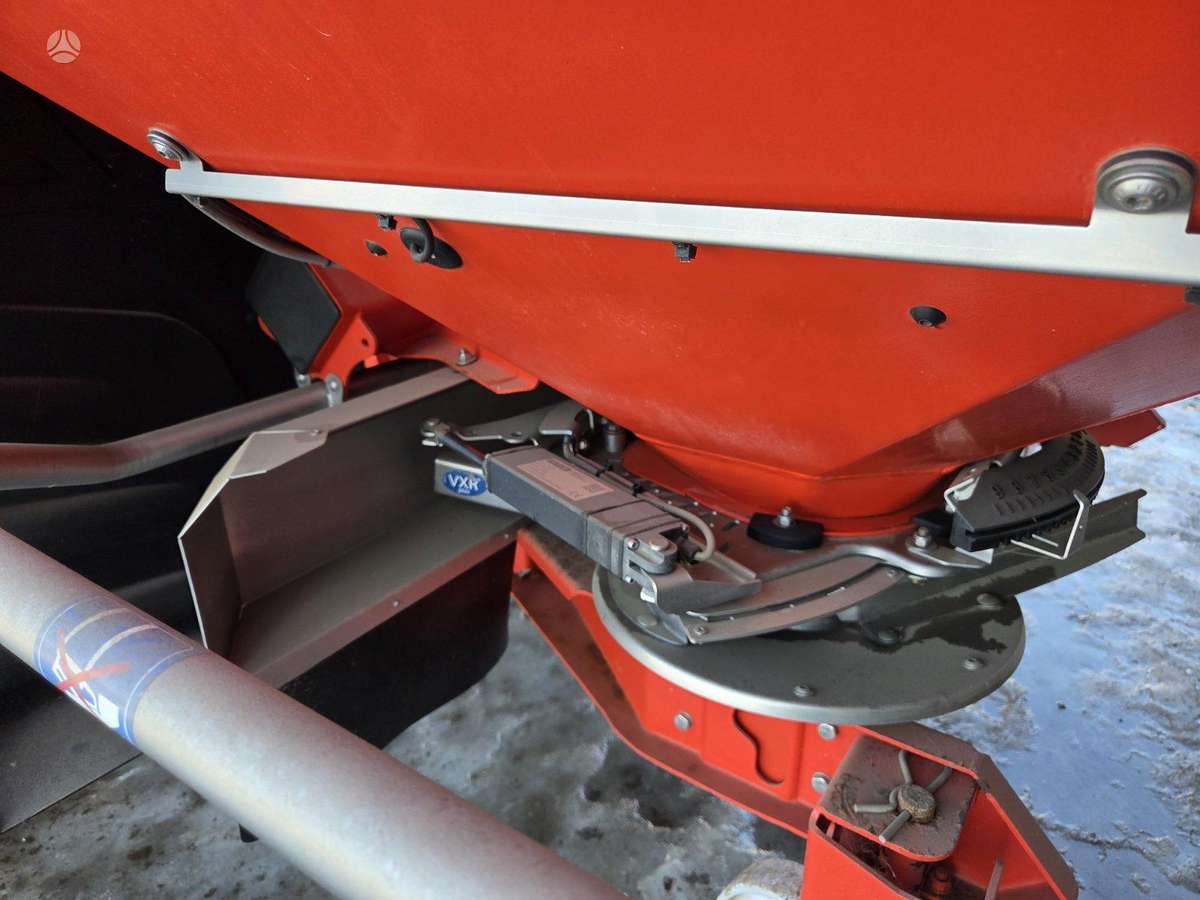 Kuhn Axis 40.2 H EMC+W, barstytuvai