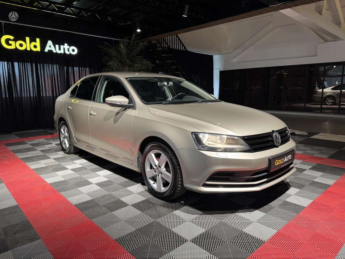 Volkswagen Jetta - 2