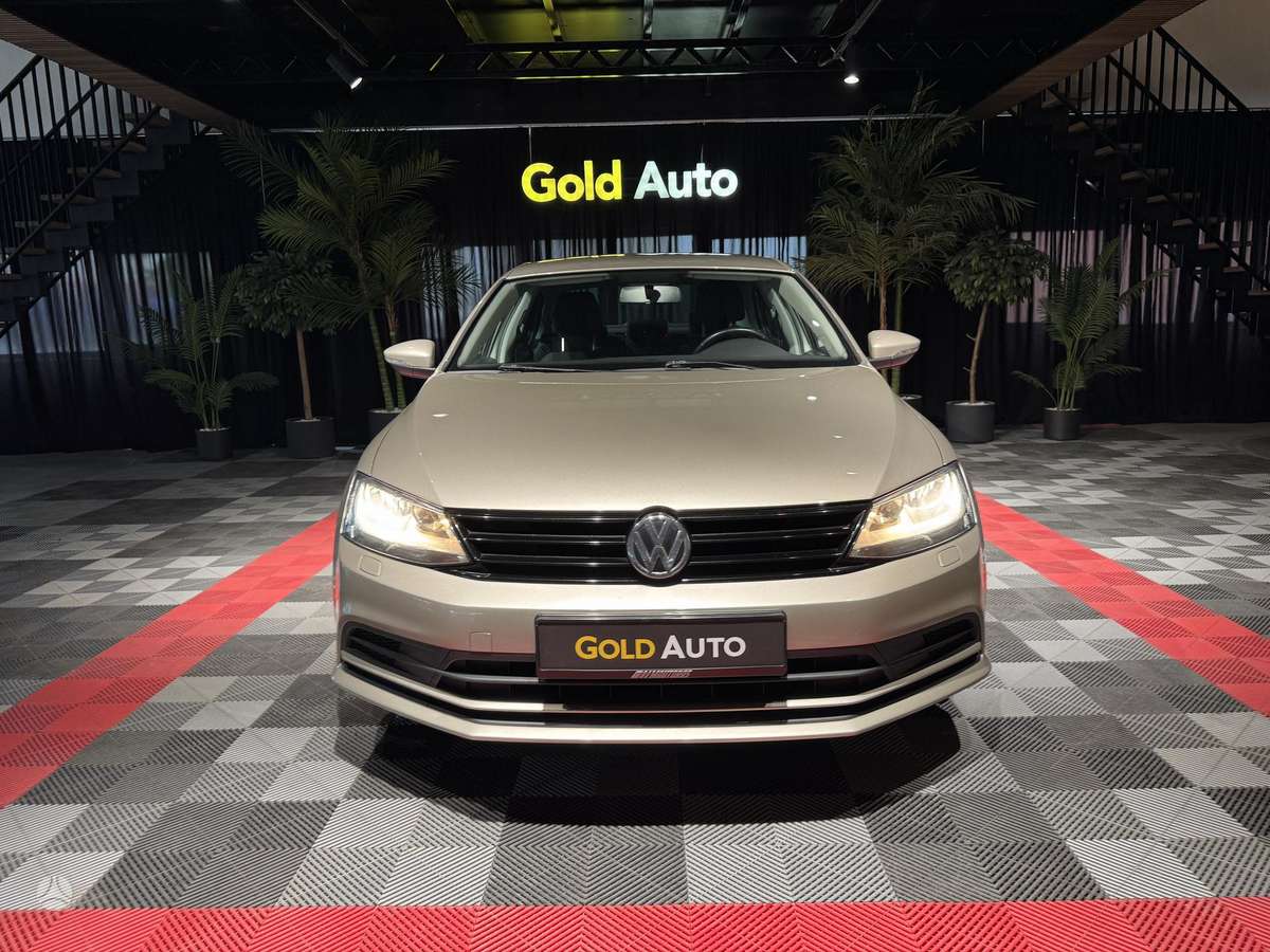 Volkswagen Jetta - 5