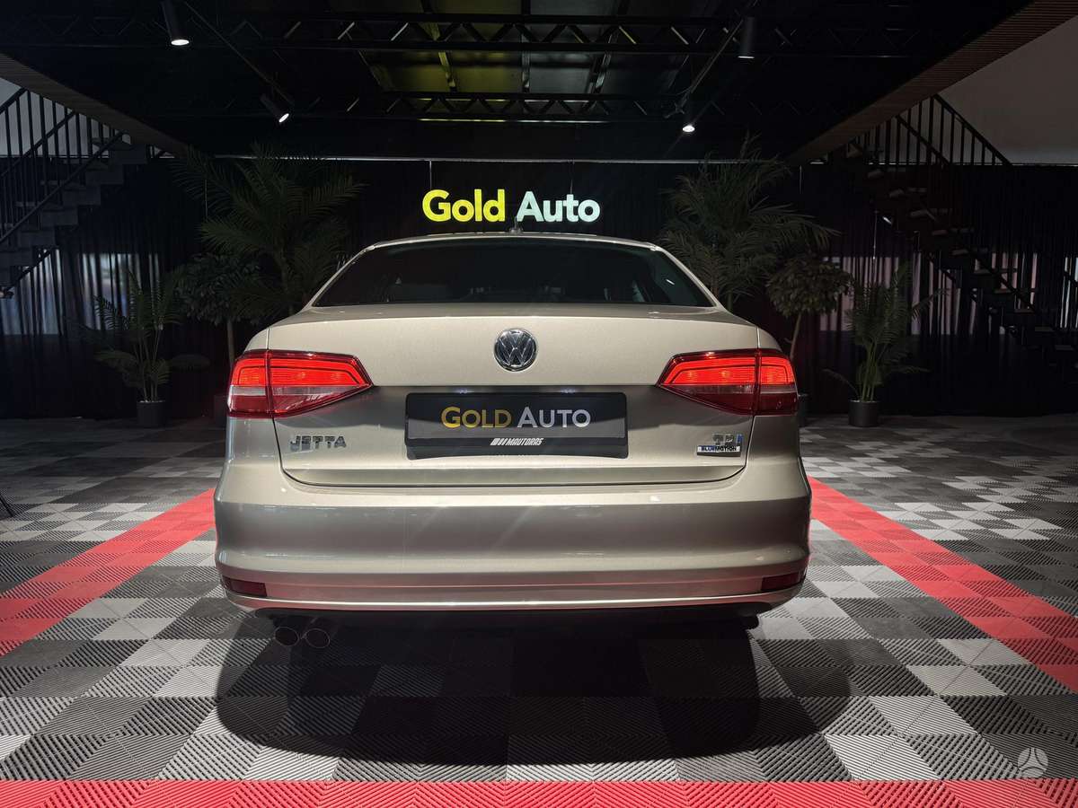 Volkswagen Jetta - 6