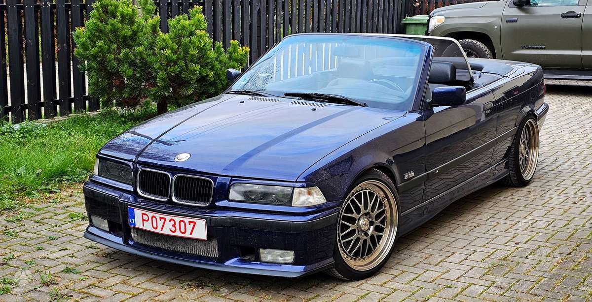 BMW 318, 1.8 l., convertible