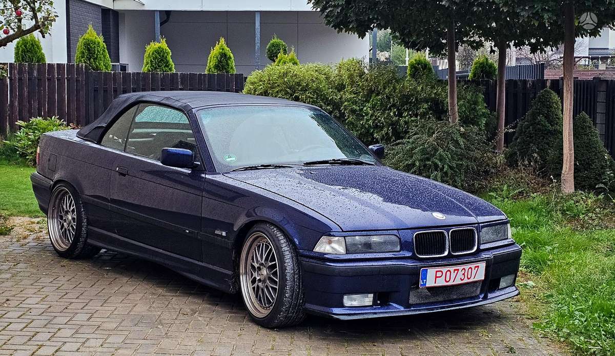 BMW 318, 1.8 l., convertible