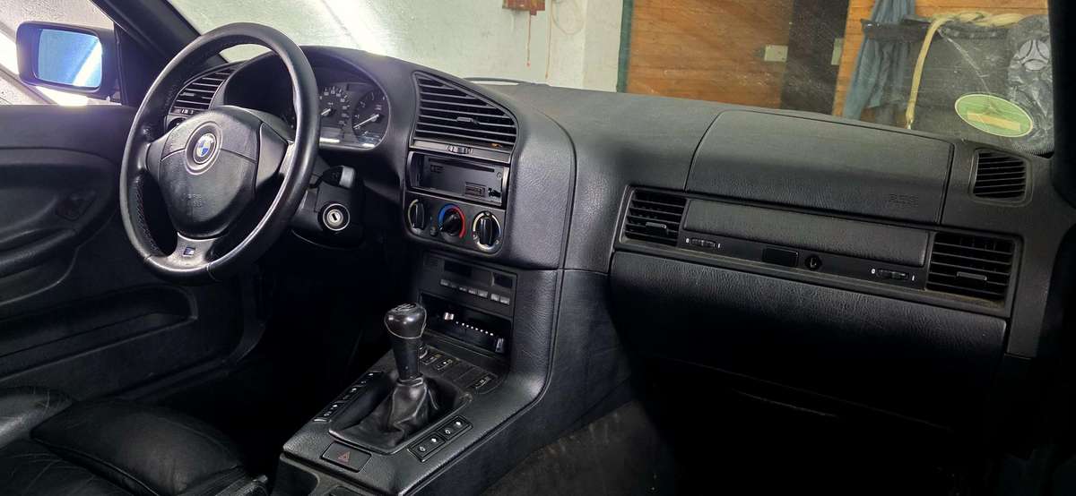 BMW 318, 1.8 l., convertible
