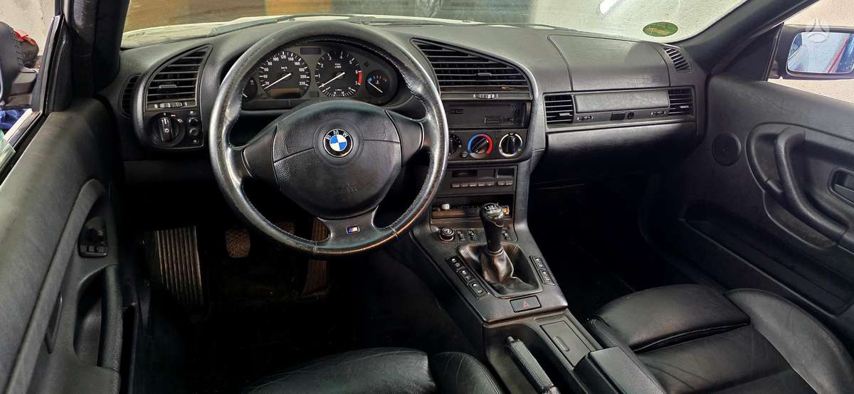 BMW 318, 1.8 l., convertible