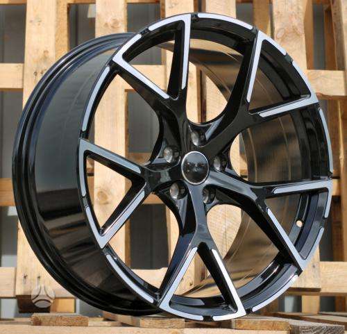 Audi RS line, lengvojo lydinio, R18