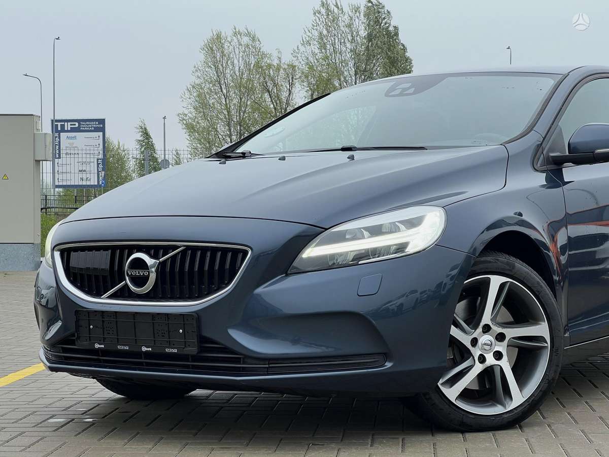 Volvo V40, 2.0 l., hatchback