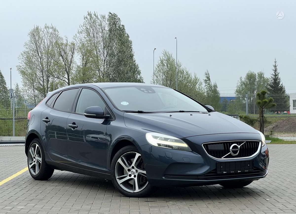 Volvo V40, 2.0 l., hatchback