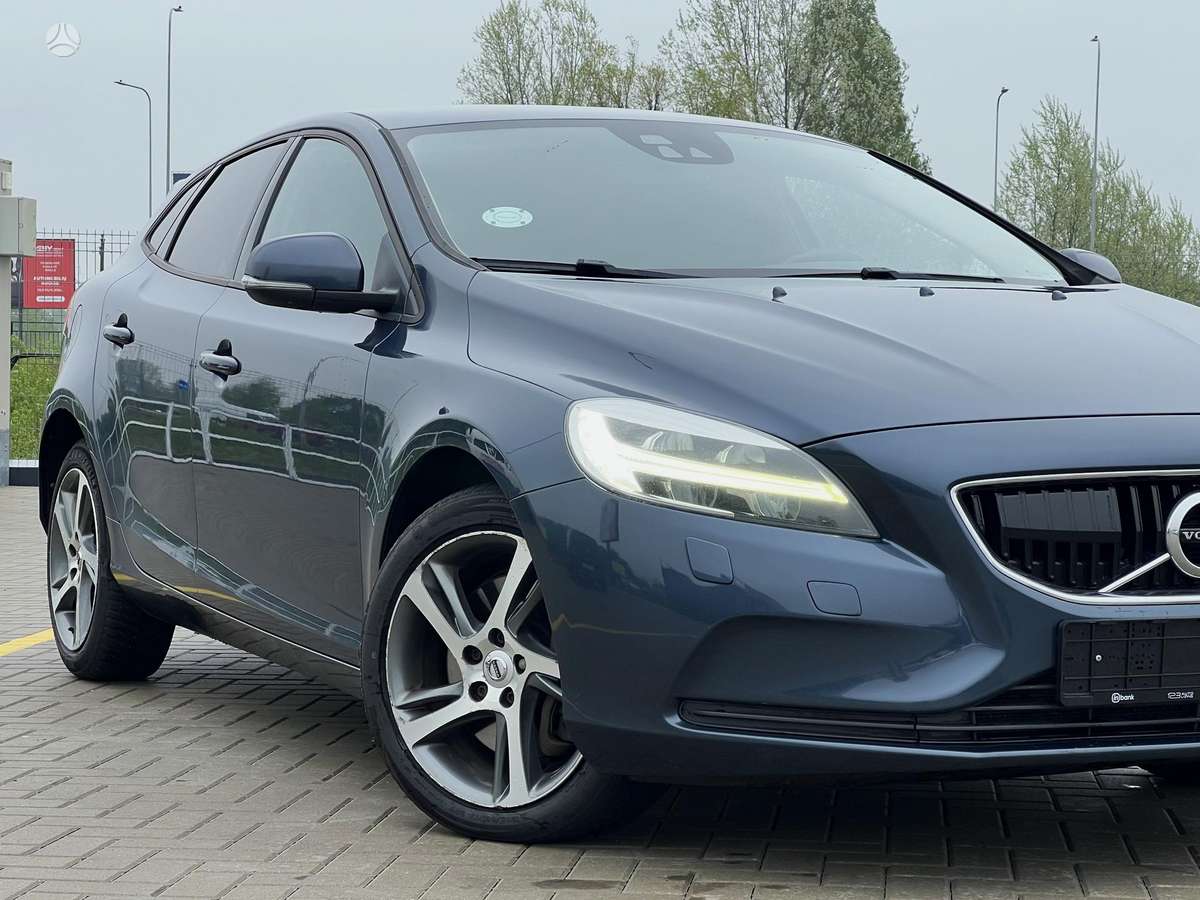 Volvo V40, 2.0 l., Хэтчбек