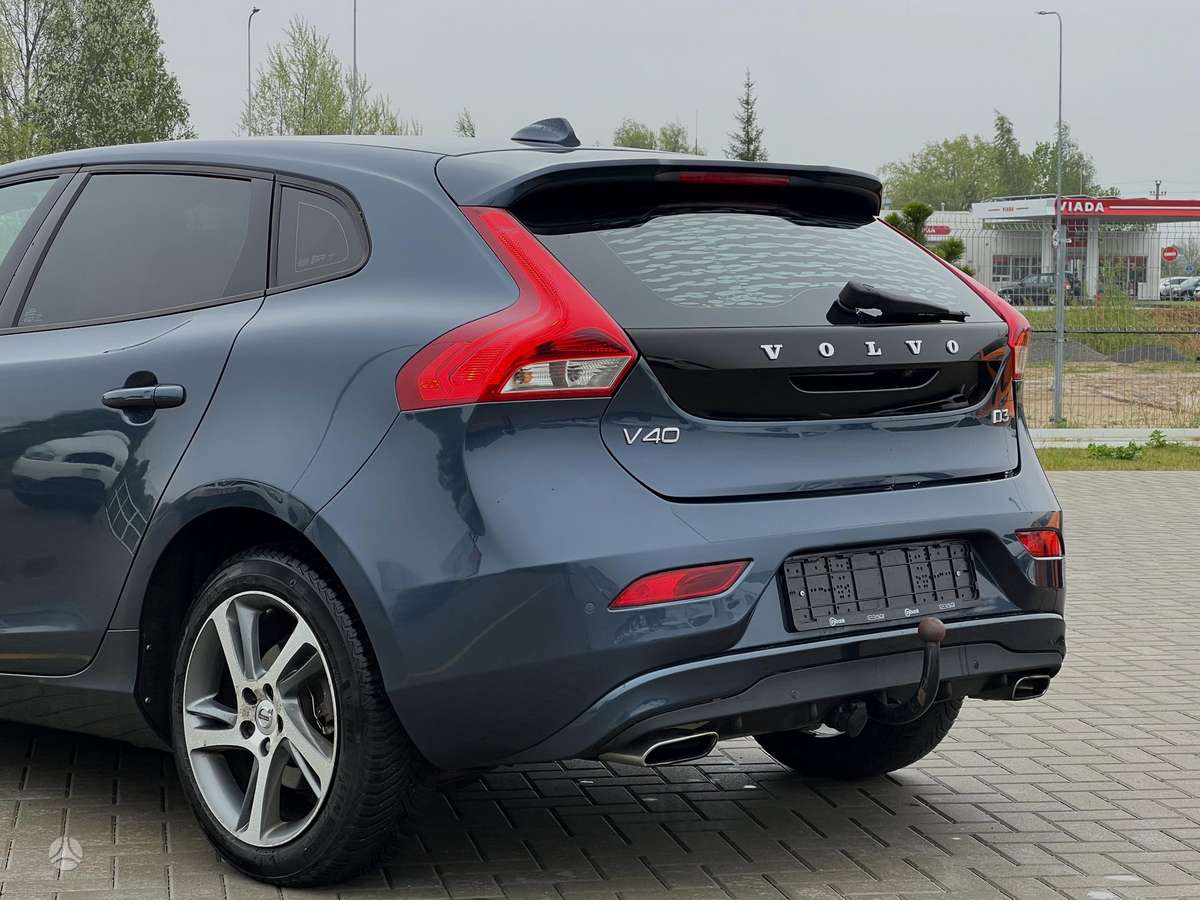 Volvo V40, 2.0 l., hatchback