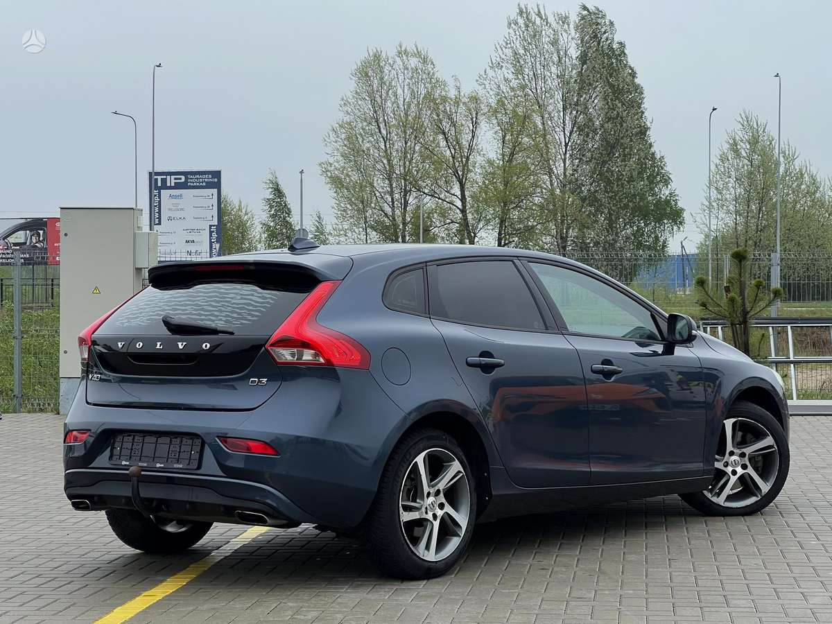 Volvo V40, 2.0 l., hatchback