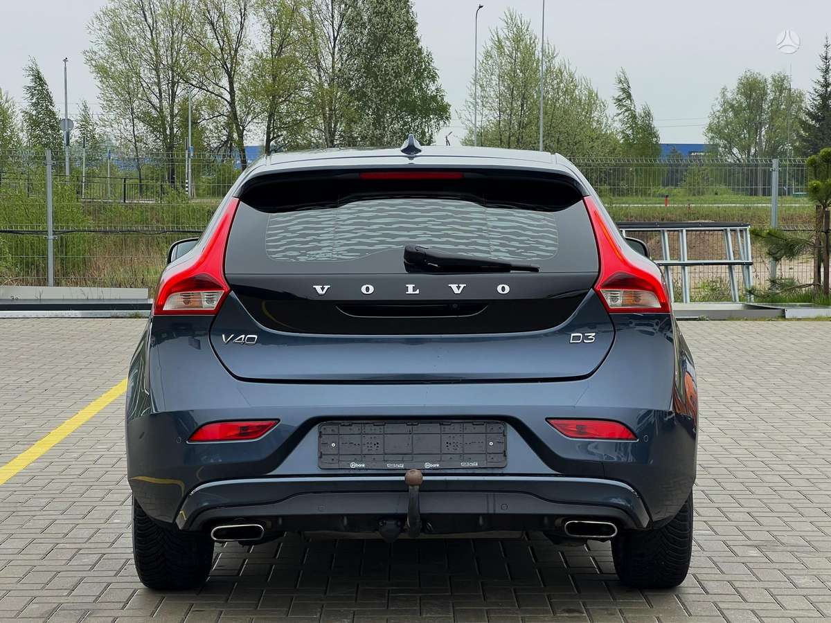 Volvo V40, 2.0 l., hatchback