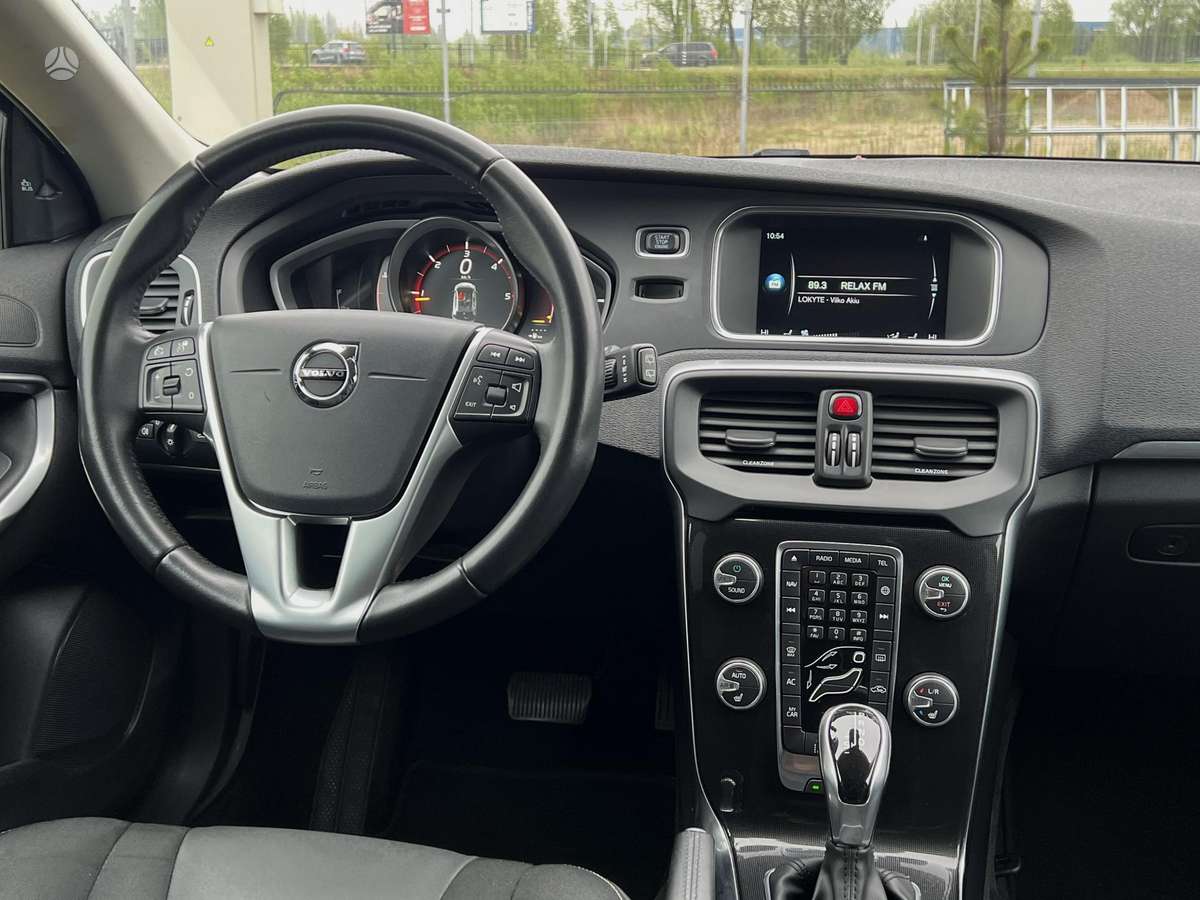 Volvo V40, 2.0 l., hatchback