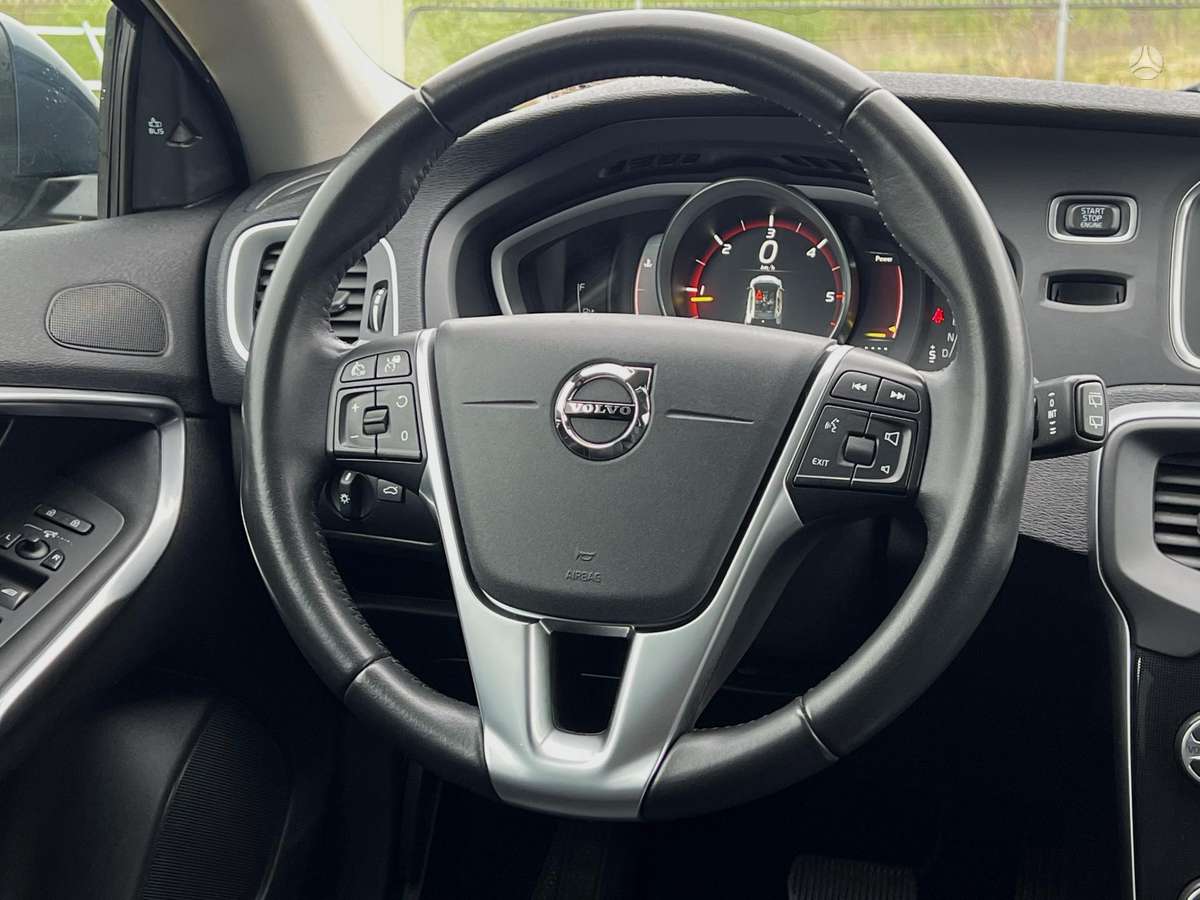 Volvo V40, 2.0 l., Хэтчбек