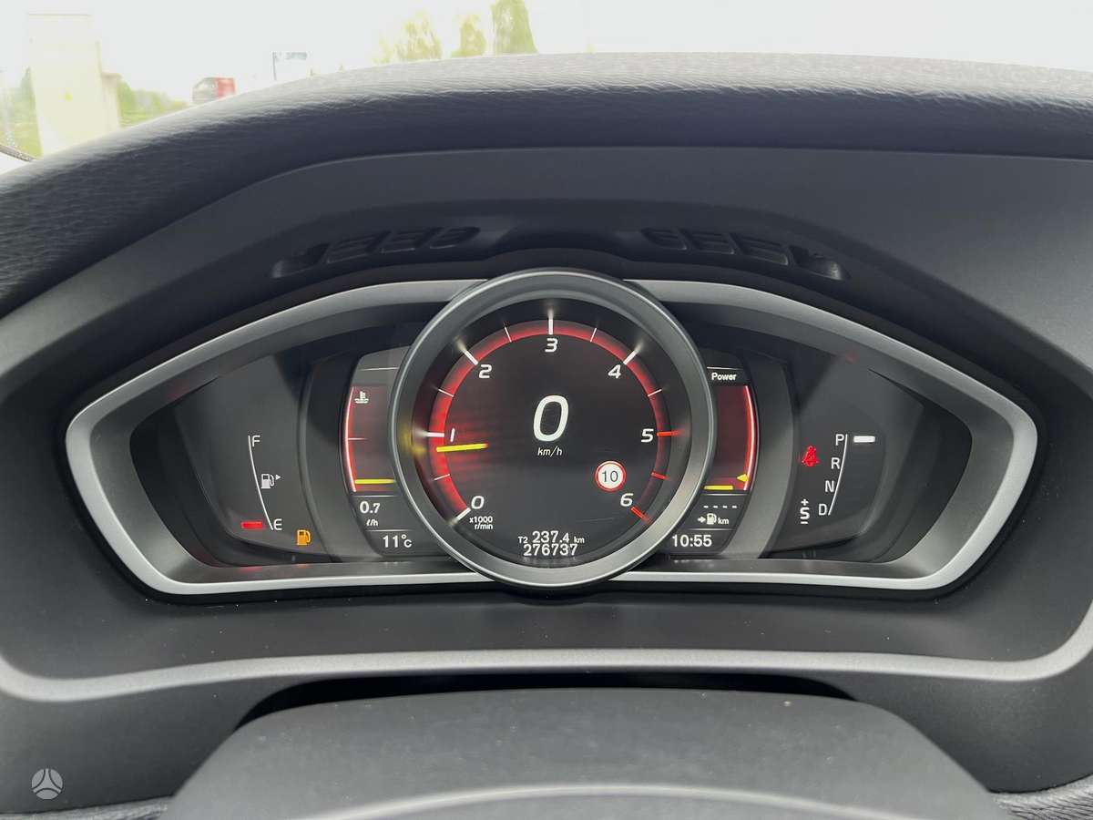 Volvo V40, 2.0 l., Хэтчбек