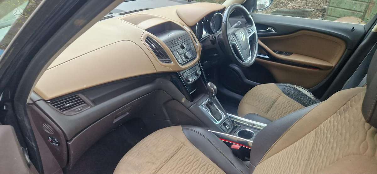 Opel Zafira Dalimis