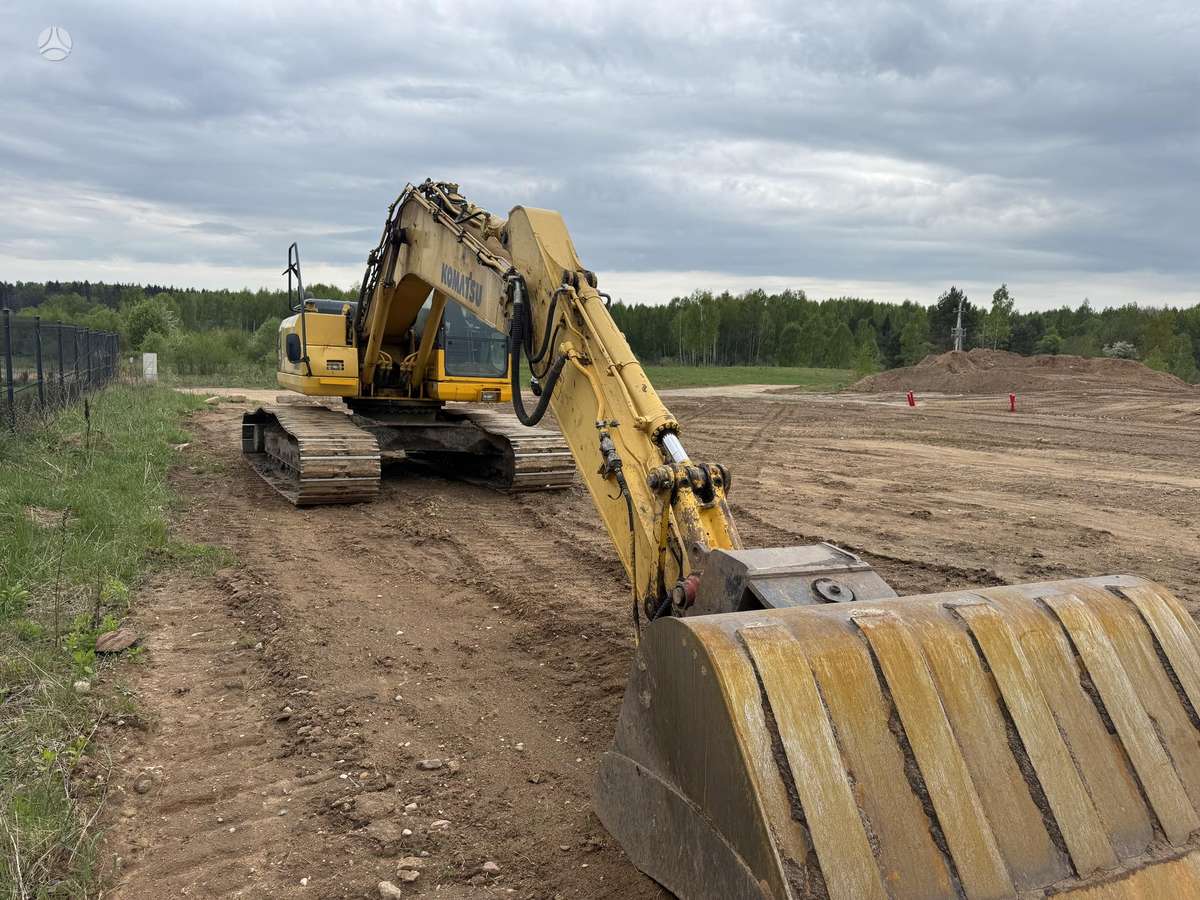 Komatsu 210, ekskavatoriai