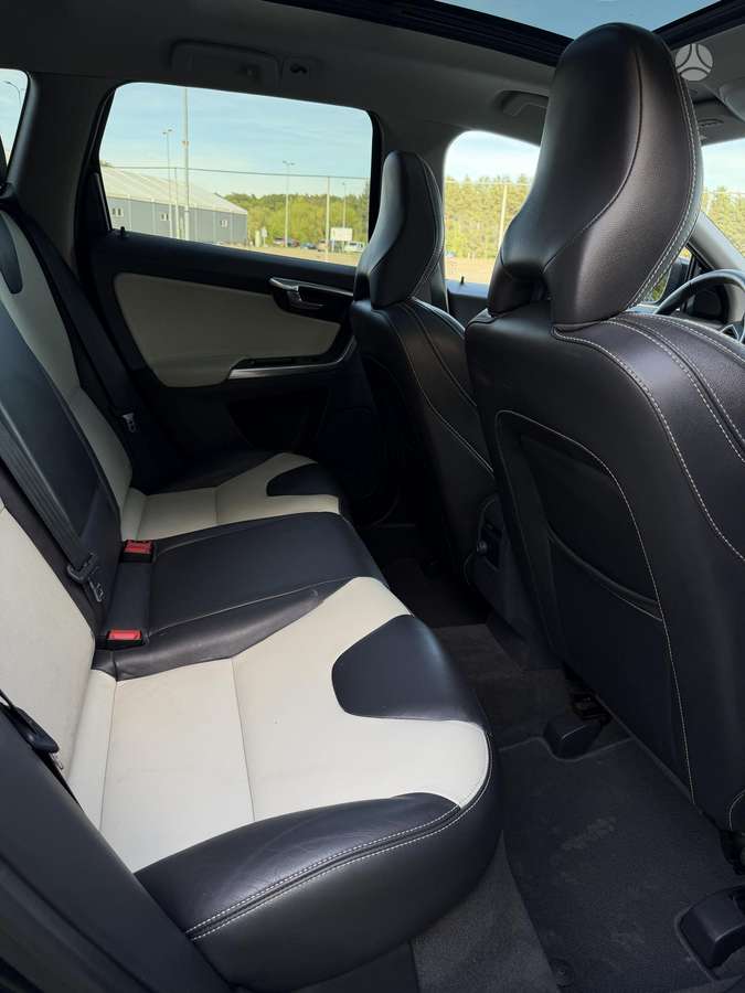 Volvo XC60, 2.0 l., Внедорожник / Кроссовер
